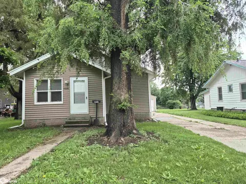 1028 E 10th St N, Newton, IA 50208