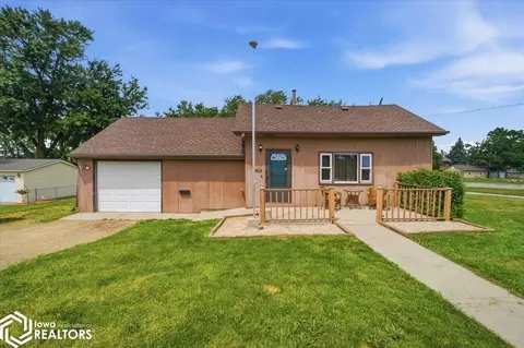 1902 12th St, Eldora, IA 50627
