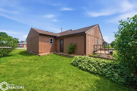 Exterior - 1902 12th St, Eldora, IA 50627 photo 4 of 4
