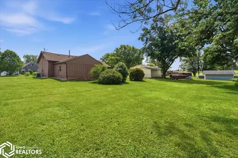 Exterior - 1902 12th St, Eldora, IA 50627 photo 1 of 4