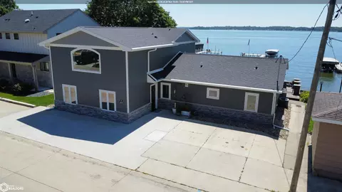4655 N Shore Dr, Clear Lake, IA 50428
