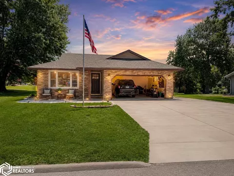 903 E Monroe St, Mount Ayr, IA 50854