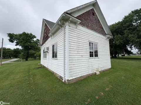 Exterior - 210 S Maple, Cincinnati, IA 52549 photo 5 of 8
