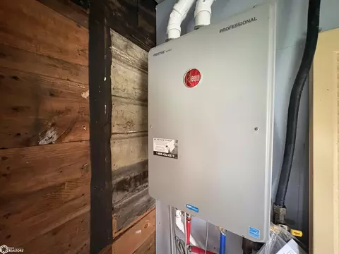 Other - 210 S Maple, Cincinnati, IA 52549 photo 2 of 13