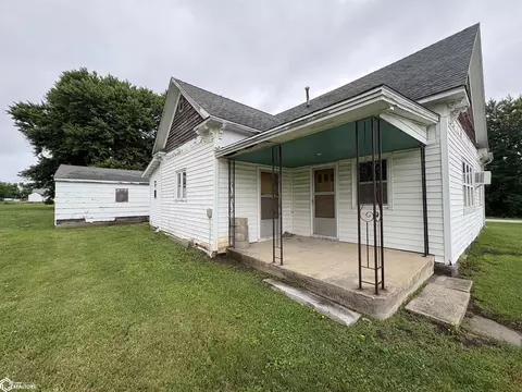 Exterior - 210 S Maple, Cincinnati, IA 52549 photo 4 of 8