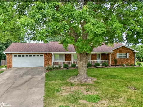 2072 Golfview Cir, Centerville, IA 52544