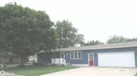 102 Hillhaven Dr, Forest City, IA 50436