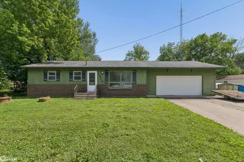 2317 24th St NW, Mason City, IA 50401