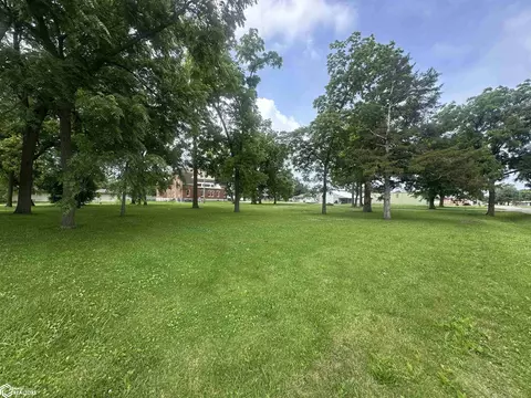 202 E 5th St, Moulton, IA 52572