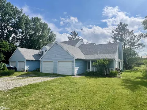 1000 Pleasant Plain Apt 204 Rd, Fairfield, IA 52556
