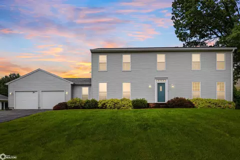 1406 S 12th St, Marshalltown, IA 50158