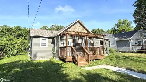 908 N Pennsylvania Ave, Mason City, IA 50401