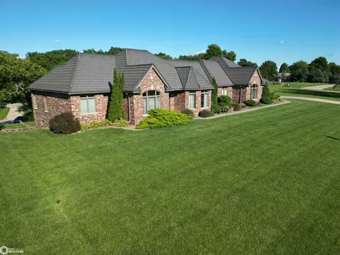 2702 Country Oaks Dr, Atlantic, IA 50022
