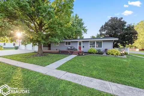 602 W Chestnut St, Bloomfield, IA 52537