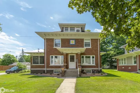 221 7th St NW, Mason City, IA 50401