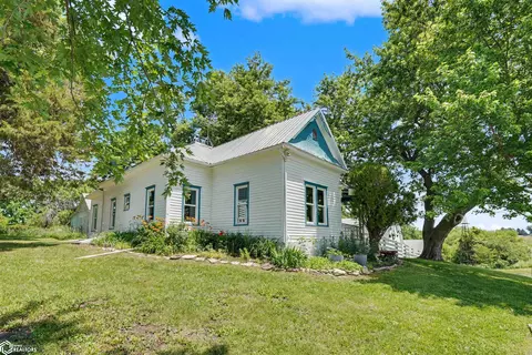 2763 220th St, Fairfield, IA 52556