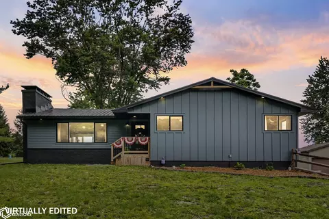 905 S Briarwood Ln, Mount Pleasant, IA 52641