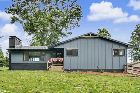 905 S Briarwood Ln, Mount Pleasant, IA 52641