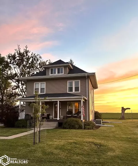 334 17th St, Ackley, IA 50601