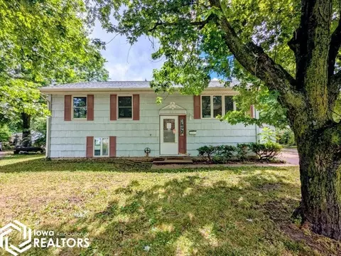 603 N Collins Cir, Mount Pleasant, IA 52641