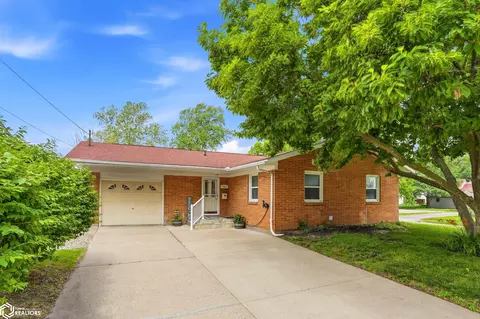 401 Neva Pl, West Burlington, IA 52655
