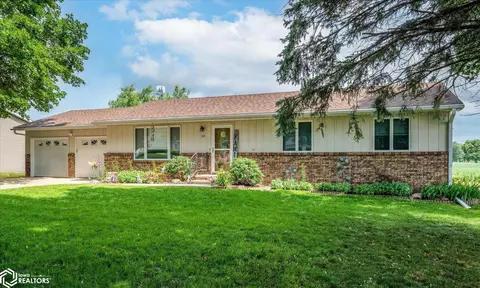 109 Linden Dr, Woodbine, IA 51579