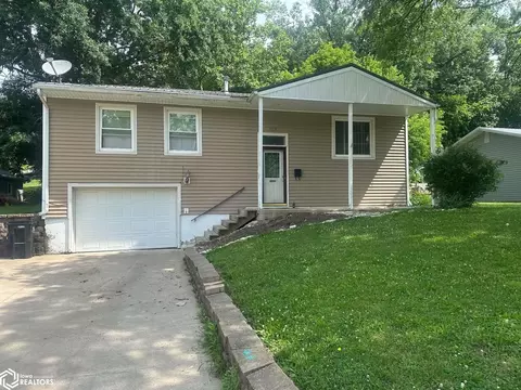 319 Lincoln Ave, Ottumwa, IA 52501