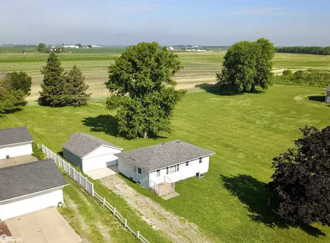 1215 Bliss St, Grinnell, IA 50112