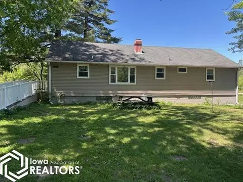500 S 8th St, Oquawka, IL 61469
