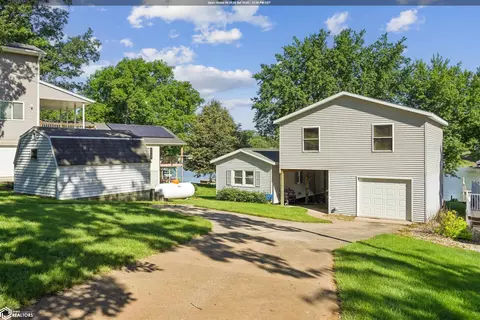 190 Center Point Dr, Montezuma, IA 50171