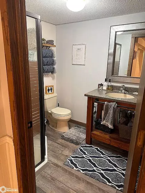 Bath - 1182 Nettle Ave, Hampton, IA 50441 photo 8 of 8