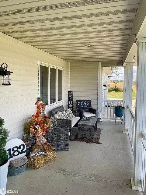 Exterior - 1182 Nettle Ave, Hampton, IA 50441 photo 2 of 5
