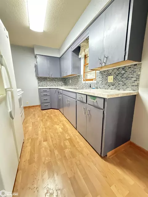 Kitchen - 20 Shar Denn Dr, Hampton, IA 50441 photo 2 of 3