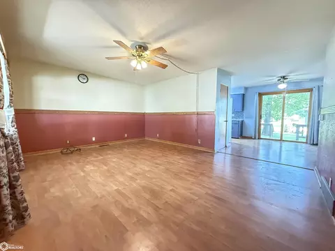 Living - 20 Shar Denn Dr, Hampton, IA 50441 photo 2 of 4