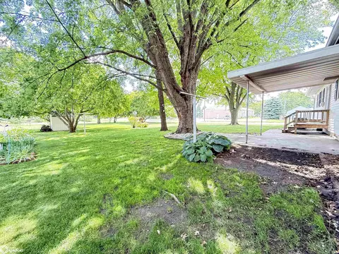 Exterior - 20 Shar Denn Dr, Hampton, IA 50441 photo 4 of 8