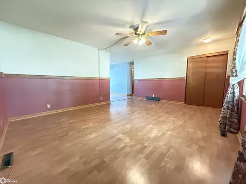 Living - 20 Shar Denn Dr, Hampton, IA 50441 photo 3 of 4
