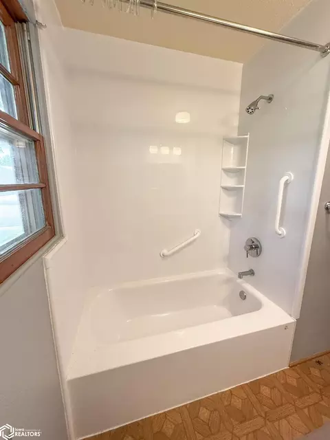 Bath - 20 Shar Denn Dr, Hampton, IA 50441 photo 2 of 2