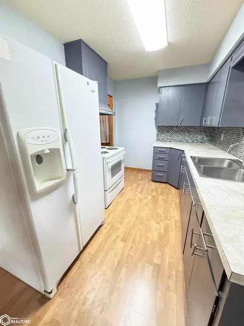 Kitchen - 20 Shar Denn Dr, Hampton, IA 50441 photo 1 of 3