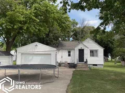 471 5th Ave SE, Britt, IA 50423