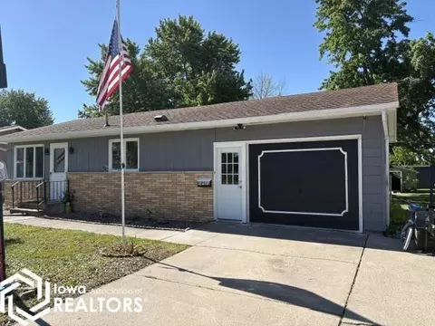1708 E Oak St, Algona, IA 50511