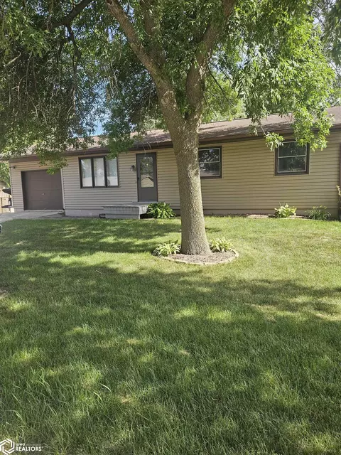 103 Briar Cove Rd, Algona, IA 50511
