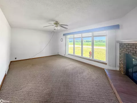 Living - 1447 Timber Ave, Hansell, IA 50441 photo 1 of 4