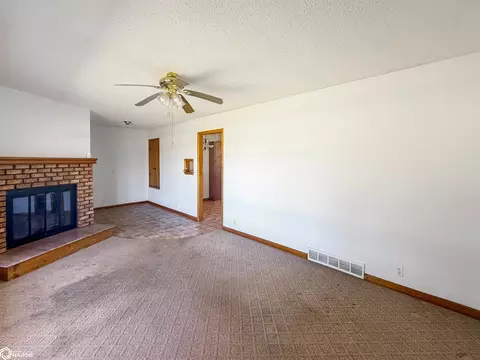Living - 1447 Timber Ave, Hansell, IA 50441 photo 3 of 4