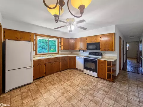 Kitchen - 1447 Timber Ave, Hansell, IA 50441 photo 1 of 4