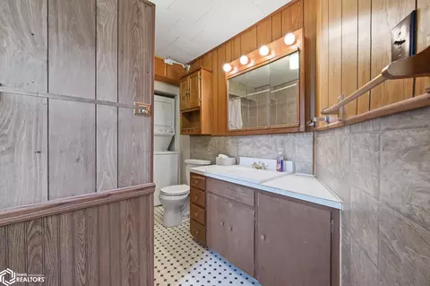 Bath - 563 S Maple St, Avoca, IA 51521 photo 2 of 4