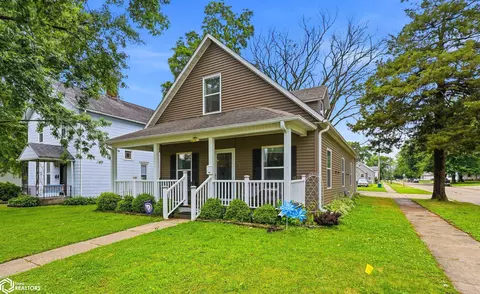 301 Winter St, West Burlington, IA 52655