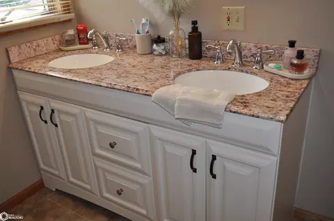 Bath - 313 Main St, Breda, IA 51436 photo 6 of 10