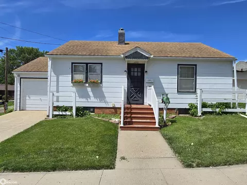 105 E Howard St, Creston, IA 50801