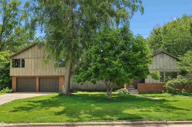 900 11th Ave, Grinnell, IA 50112