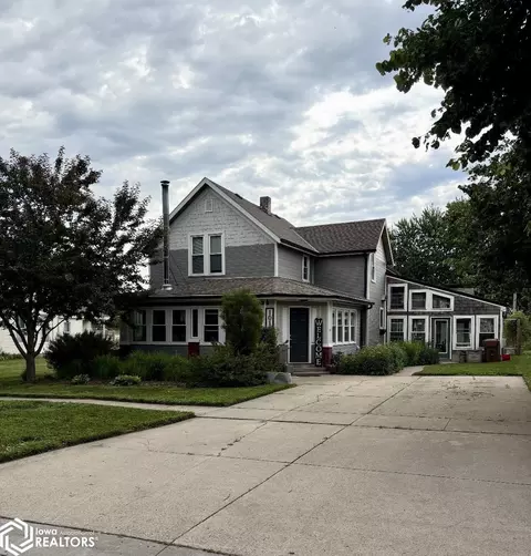 1014 N Carroll St, Carroll, IA 51401